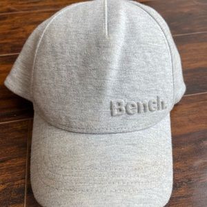 BENCH HAT